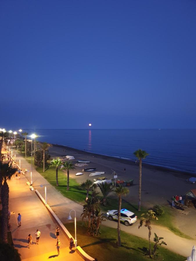 Primera Linea De Playa Con Vistas Al Mar Rincón de la Victoria Kültér fotó
